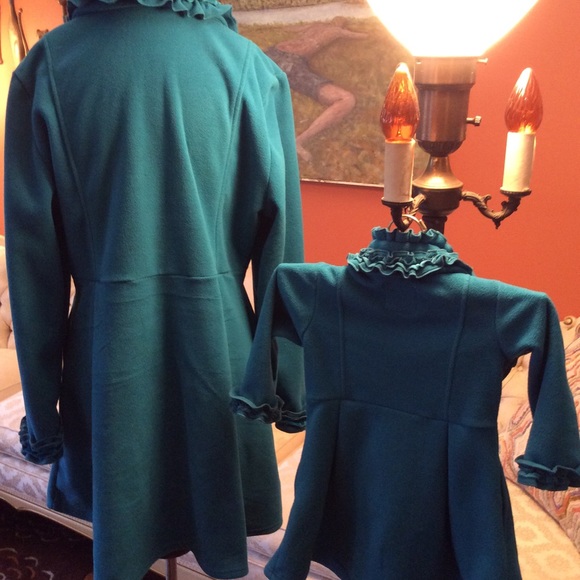 Mother/Daughter Dress Coat Set - Picture 4 of 8